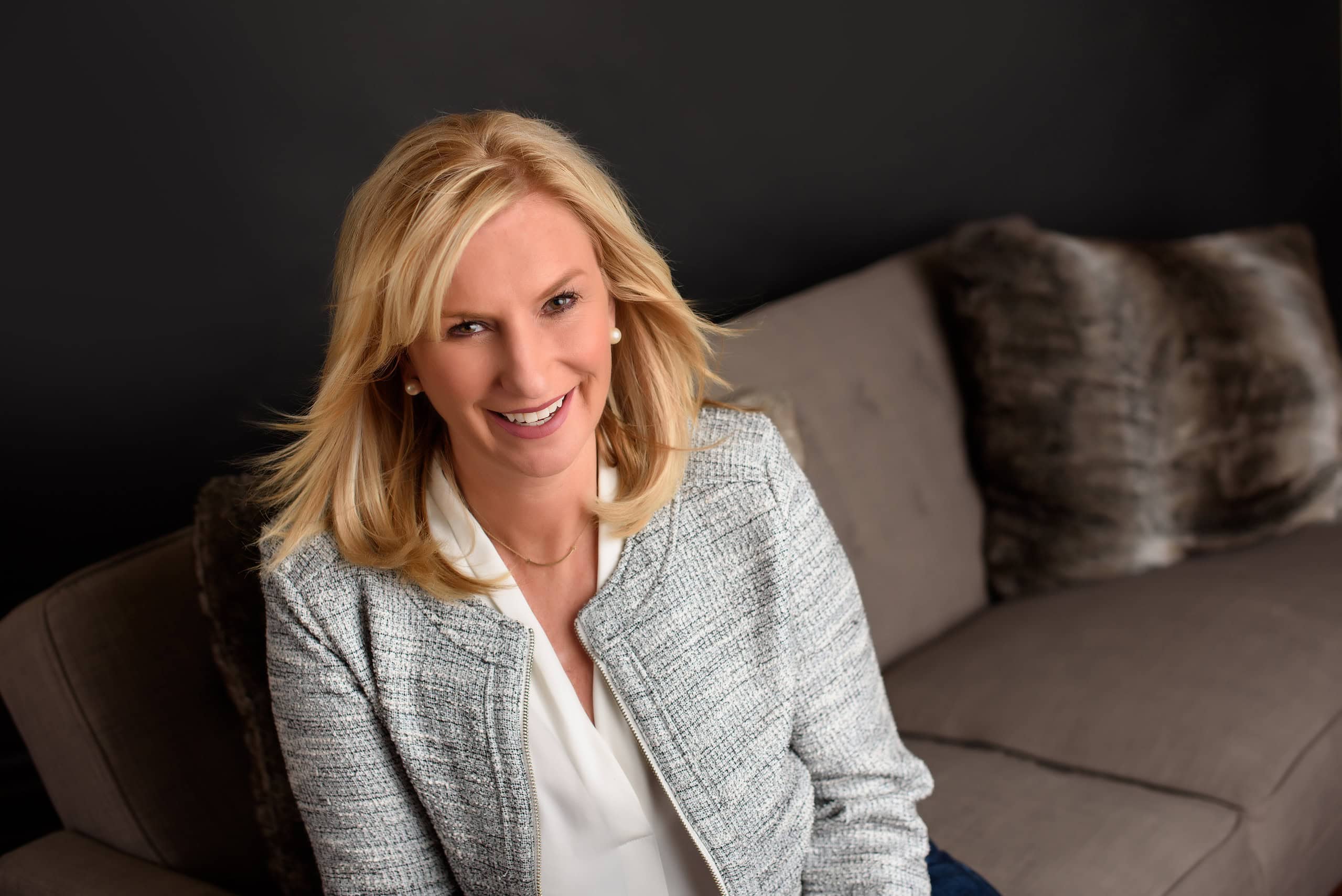 What to Wear for Headshot Photography: The Ultimate Guide to Looking Your Best